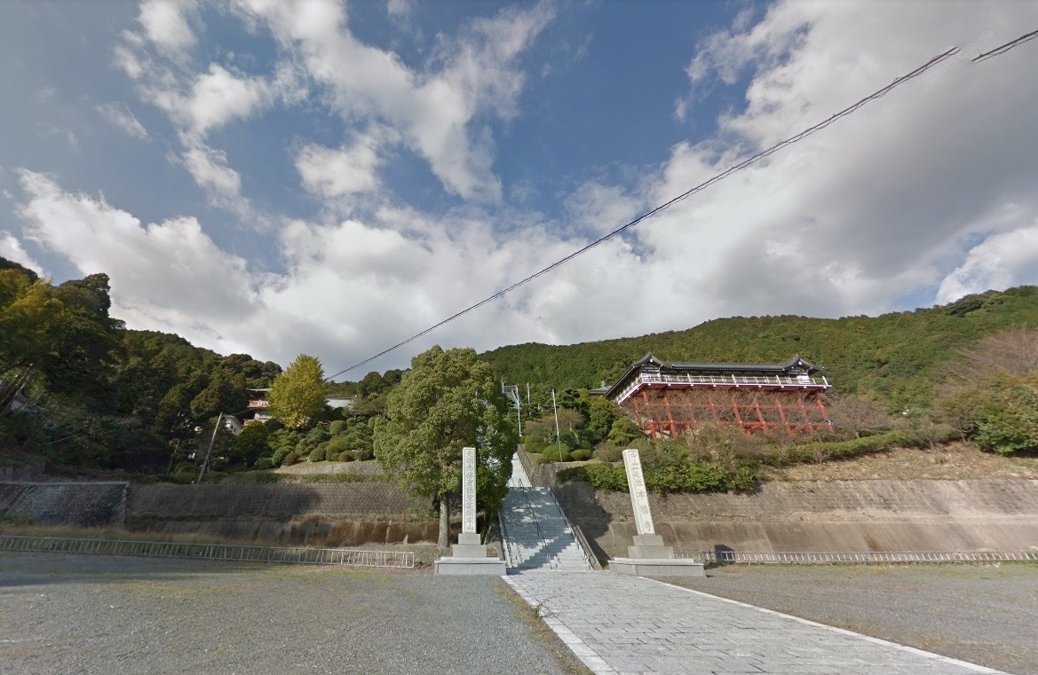 「本福寺」 佐賀県三養基郡｜西日本最大級の五重塔を擁し地元の人々にも親しまれている寺院