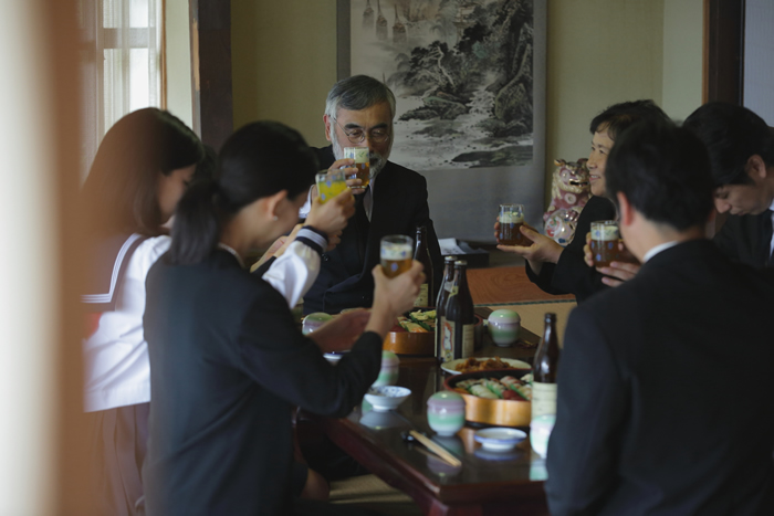 陰膳（かげぜん）とは葬儀で食べる精進料理｜主な品目と歴史、お供えのマナー